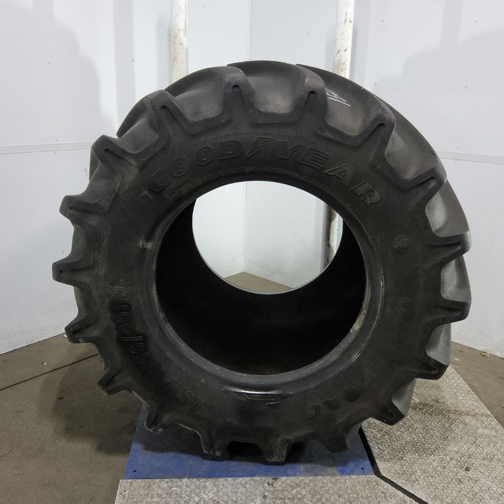LSW1000/40R32 Goodyear Farm Optitrac R-1W 167D 85%
