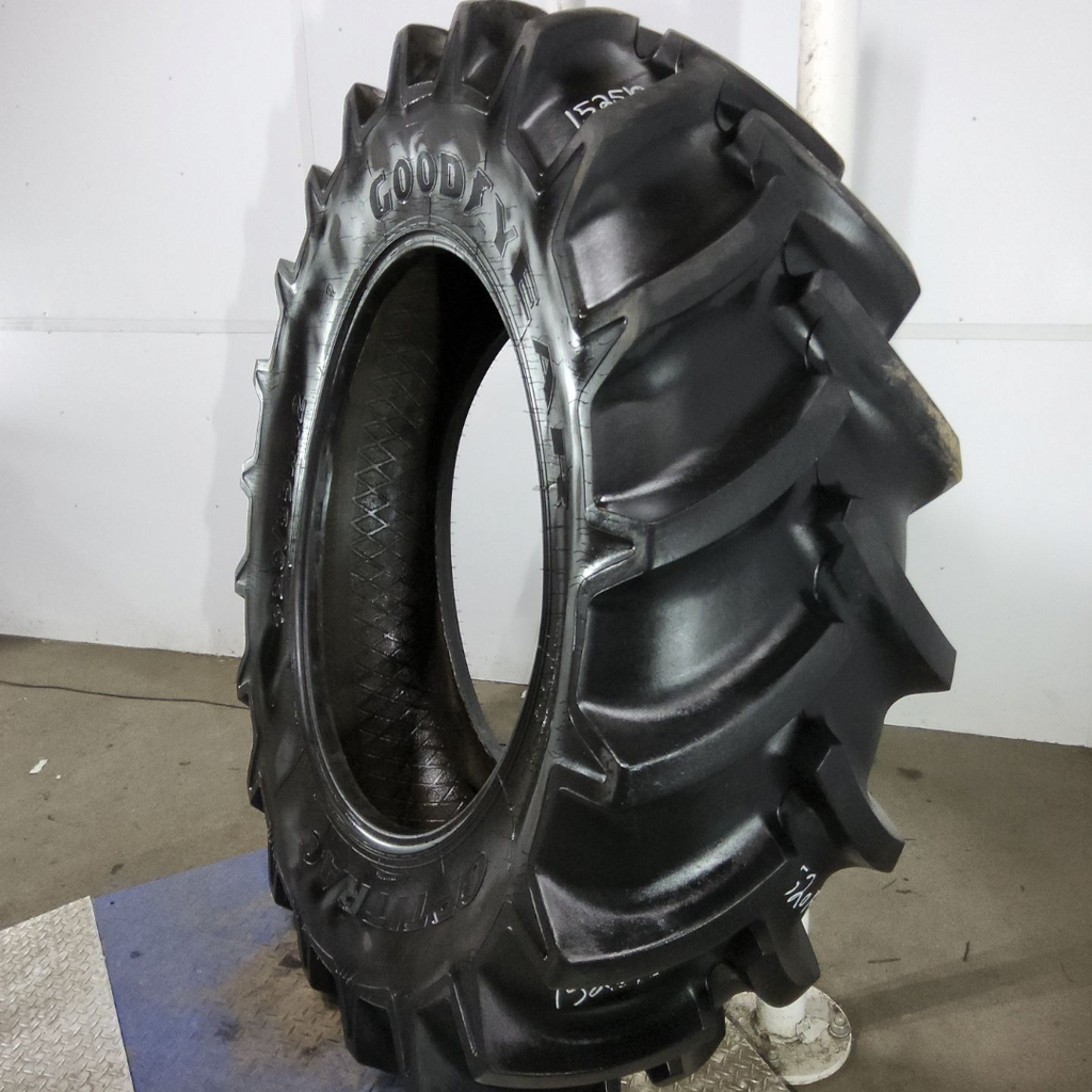 520/85R42 Goodyear Farm Optitrac R-1W 157D 90%