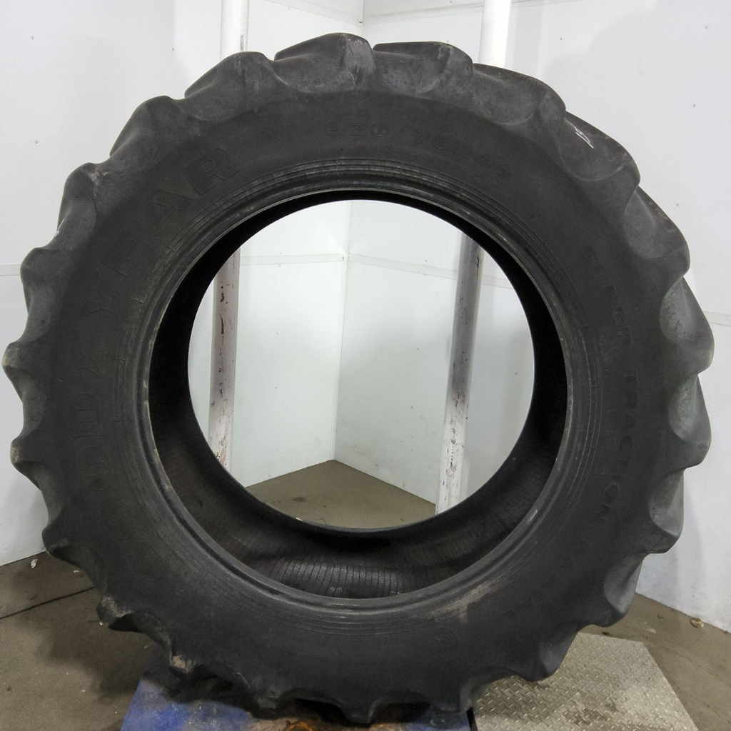 620/70R46 Goodyear Farm DT820 Super Traction R-1W 162A8 60%