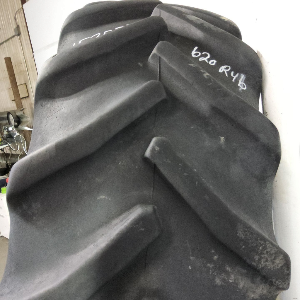 620/70R46 Goodyear Farm DT820 Super Traction R-1W 162A8 55%