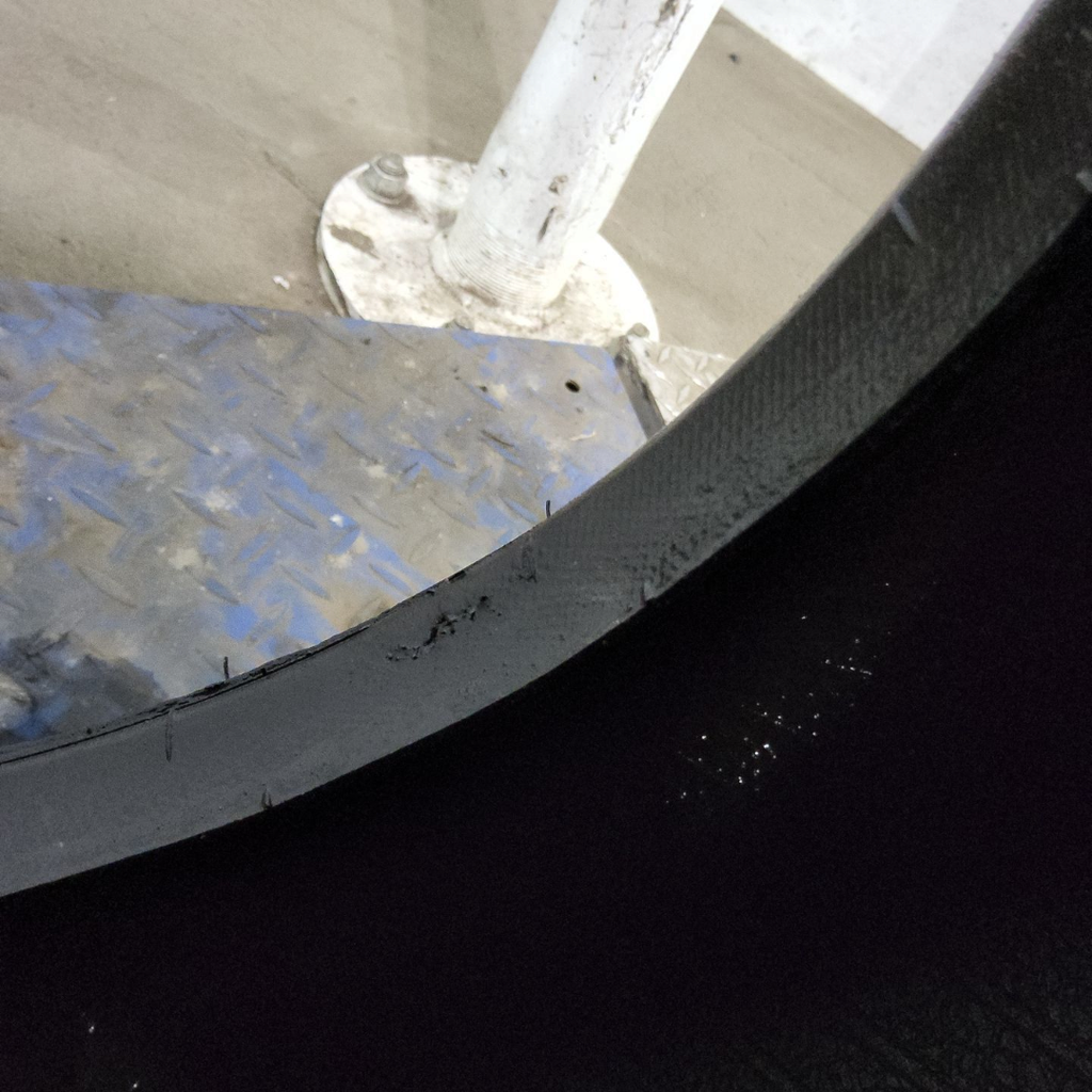 31x13.50-15NHS Titan Farm Multi Trac C/S HF-1 F (12 Ply), 99%