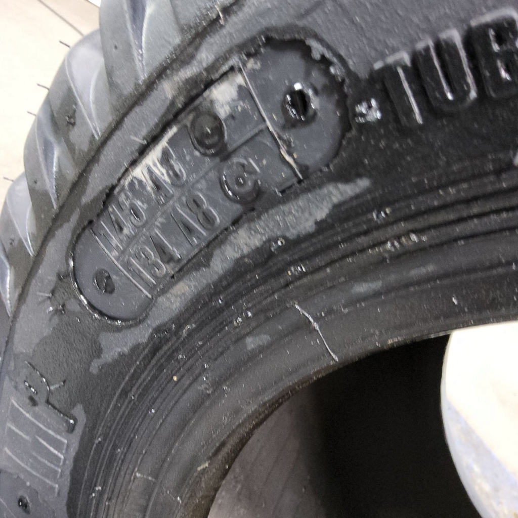 480/45-17 Trelleborg AW305 Implement I-2 146A8 99%
