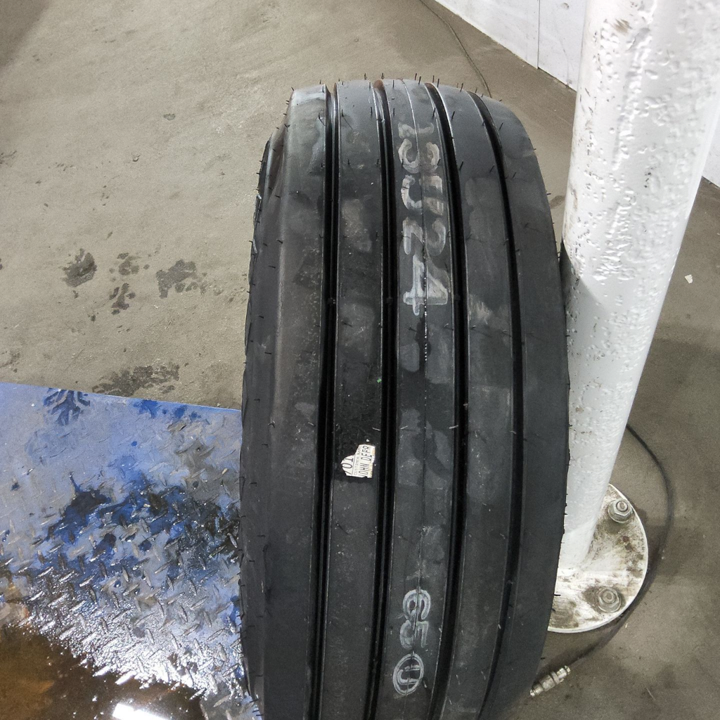 11L-15FI Goodyear Farm FI Highway Service I-1 D (8 Ply), 99%