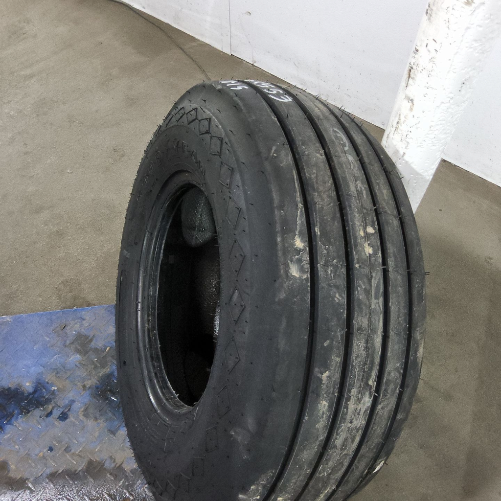 11L-15FI Goodyear Farm FI Highway Service I-1 D (8 Ply), 99%