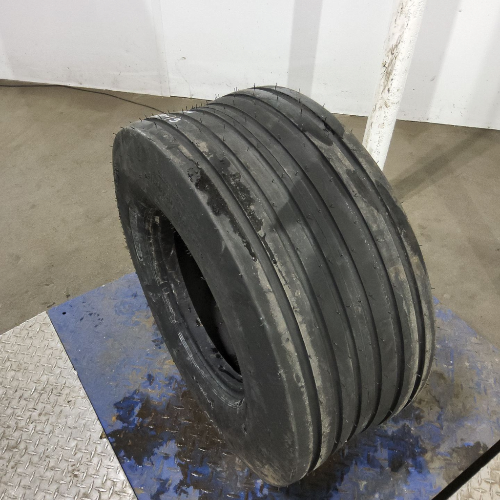 31x13.50-15 Titan Farm Flo-Trac Rib HF-1 G (14 Ply), 99%