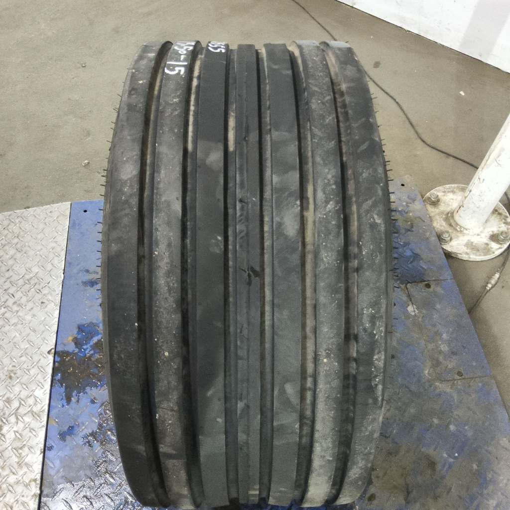 31x13.50-15 Titan Farm Flo-Trac Rib HF-1 C (6 Ply), 99%