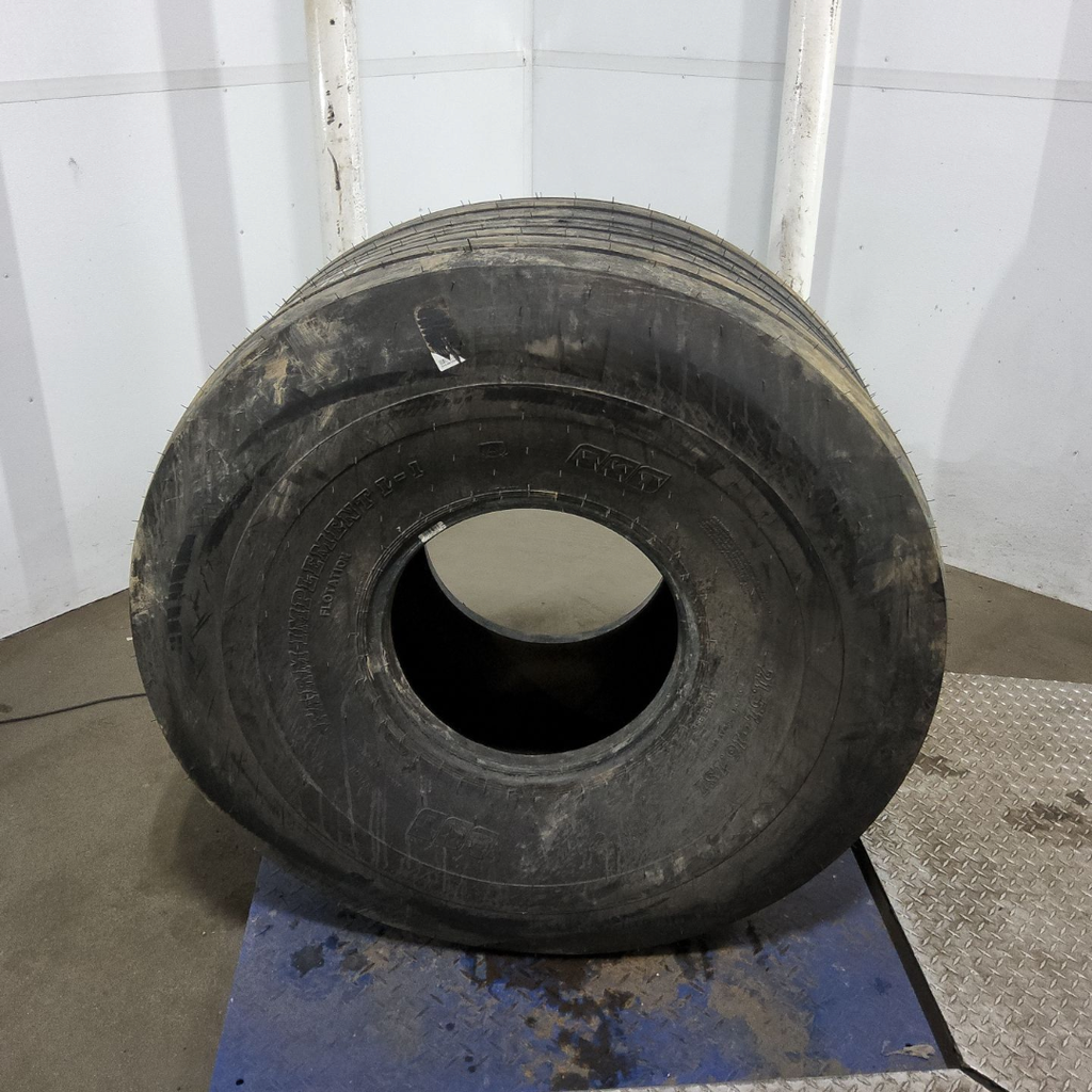 21.5L-16.1 BKT Tires Farm Implement  I-1 D (8 Ply), 99%