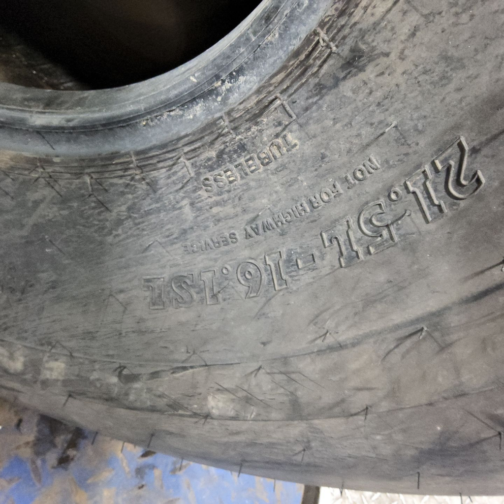 21.5L-16.1 BKT Tires Farm Implement  I-1 D (8 Ply), 99%