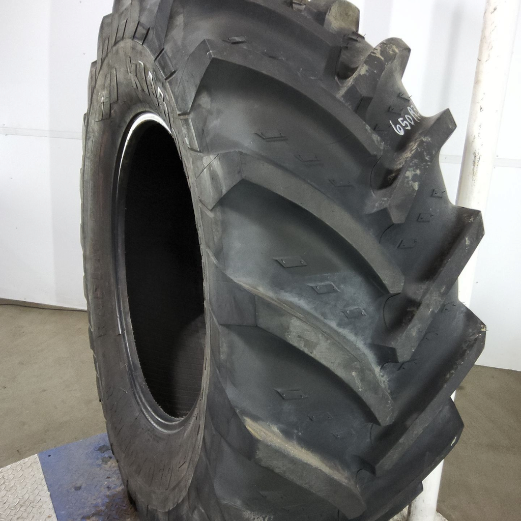650/65R38 Kleber Super 11L R-1 157A8 85%