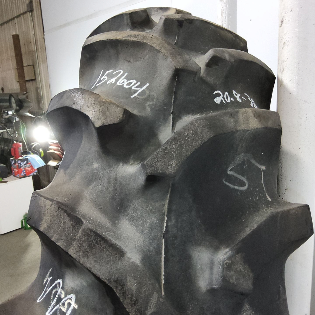 20.8-38 Goodyear Farm Dyna Torque II R-1 E (10 Ply), 90%
