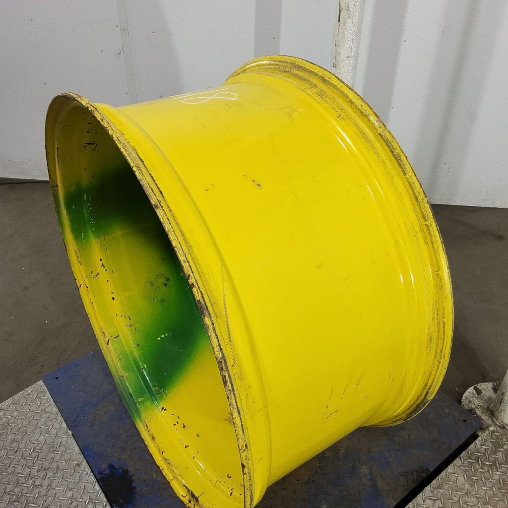 18"W x 38"D, John Deere Yellow 10-Hole Flat Plate Sprayer