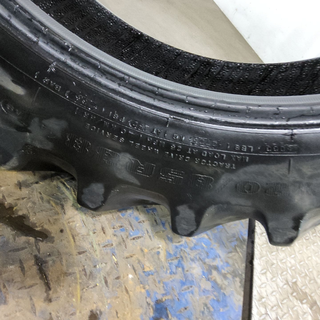 320/85R38 Firestone Radial 9000 R-1W 143B 65%