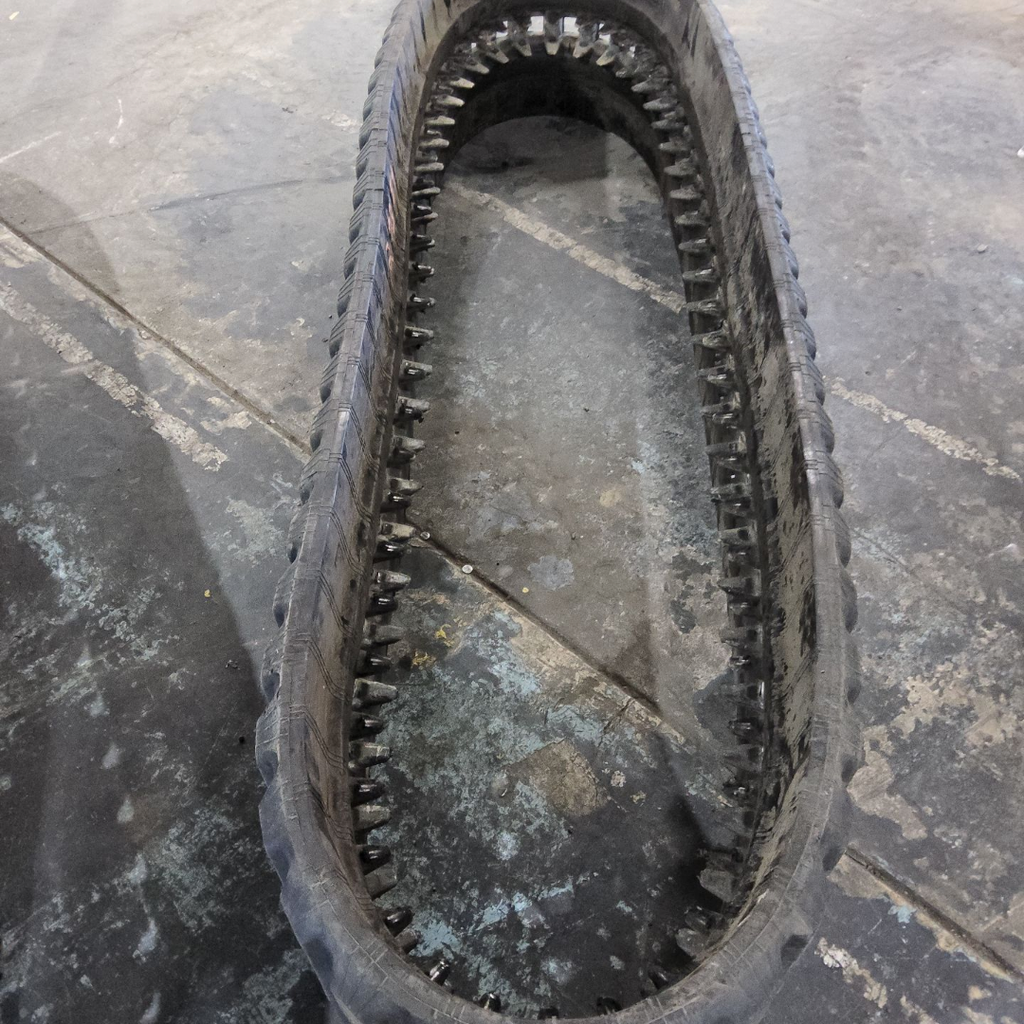 Unknown Track 333P John Deer Rubber Track, 450x58x86, 18x58, 95%
