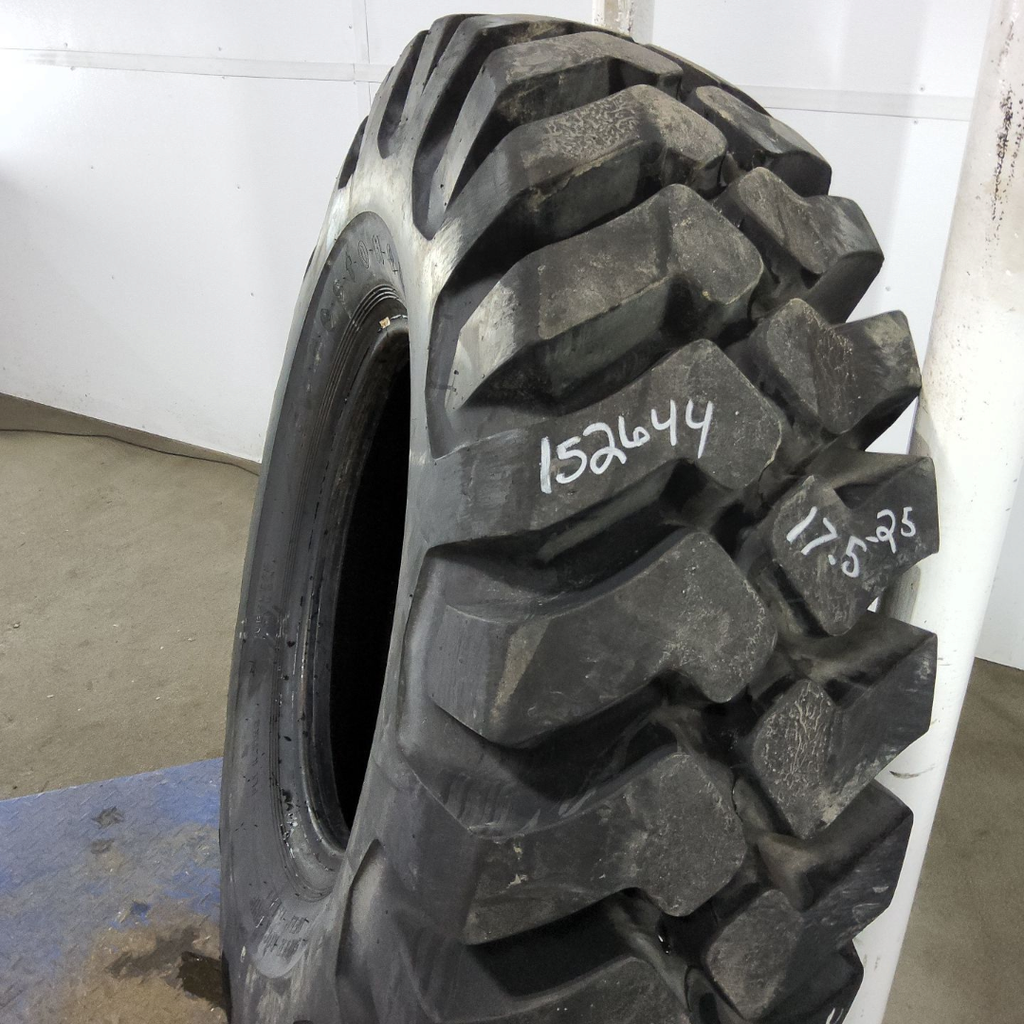 17.5-25 Firestone Super Rock Grip Deep Tread L-3 F (12 Ply), 99%