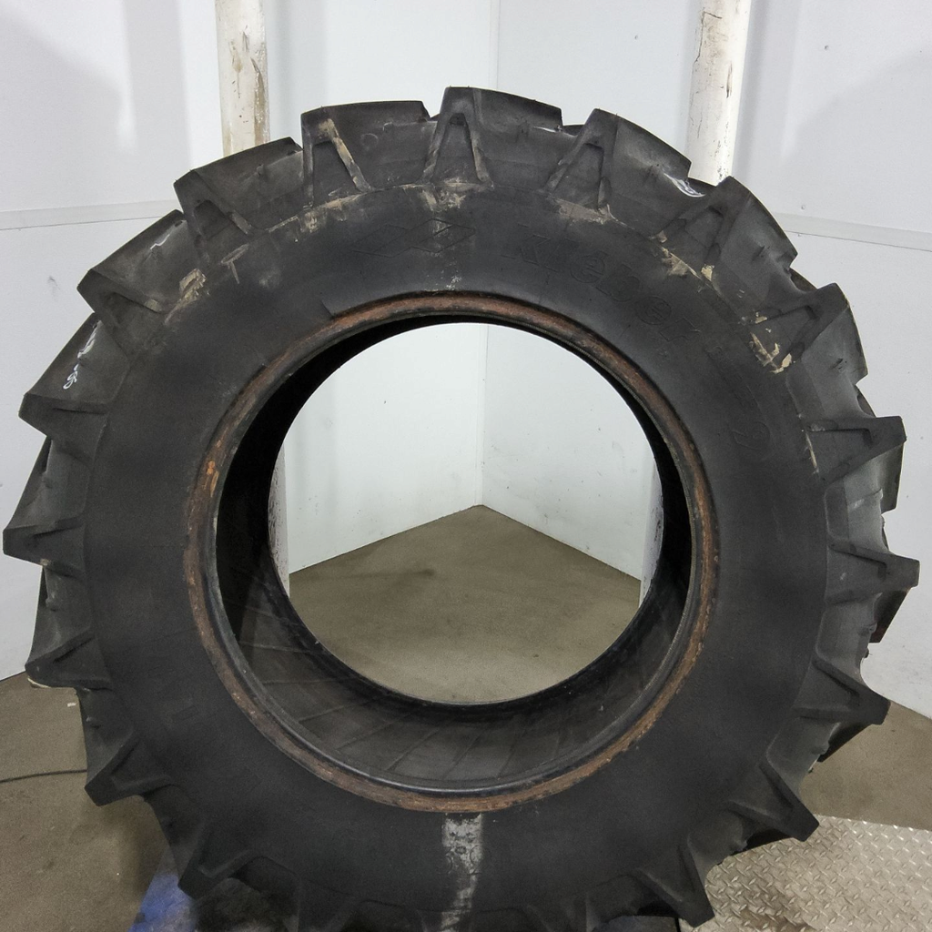 16.9R30 Kleber Super 9 R-1W 137A8 80%