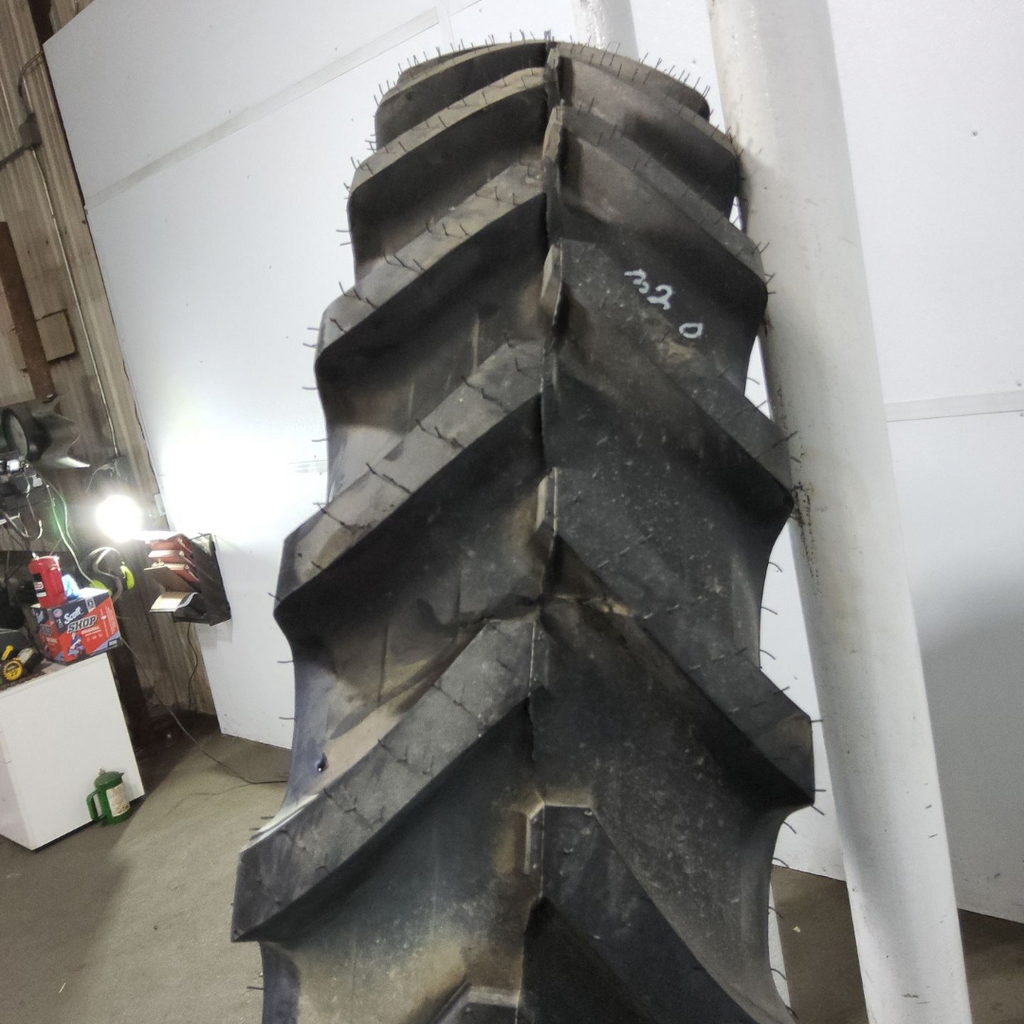 VF320/105R46 Alliance 354 Agriflex+  R-1W 172D 99%