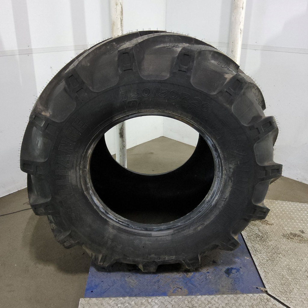 750/50R26 Alliance 376 Multistar Steel Belted R-1 151D 99%