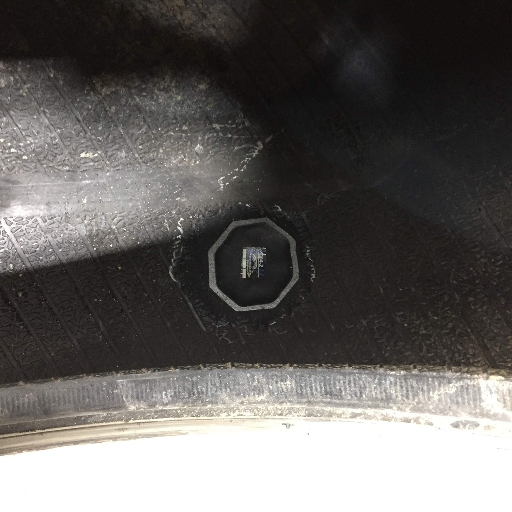 19.5/L-24 Camso BHL 532 R-4 151 A8, F (12 Ply) 75%