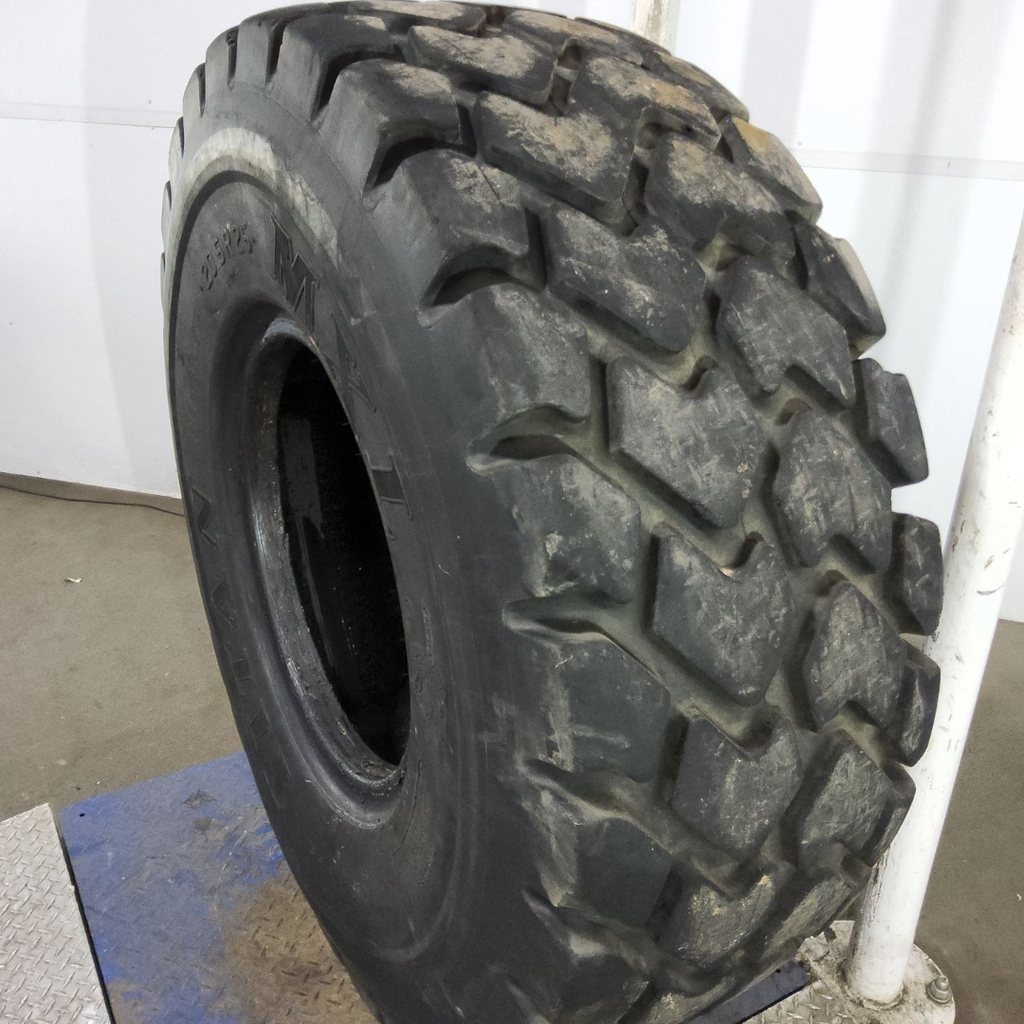 20.5R25 Titan Farm MXL E-3/L-3 L (20 Ply), 70%