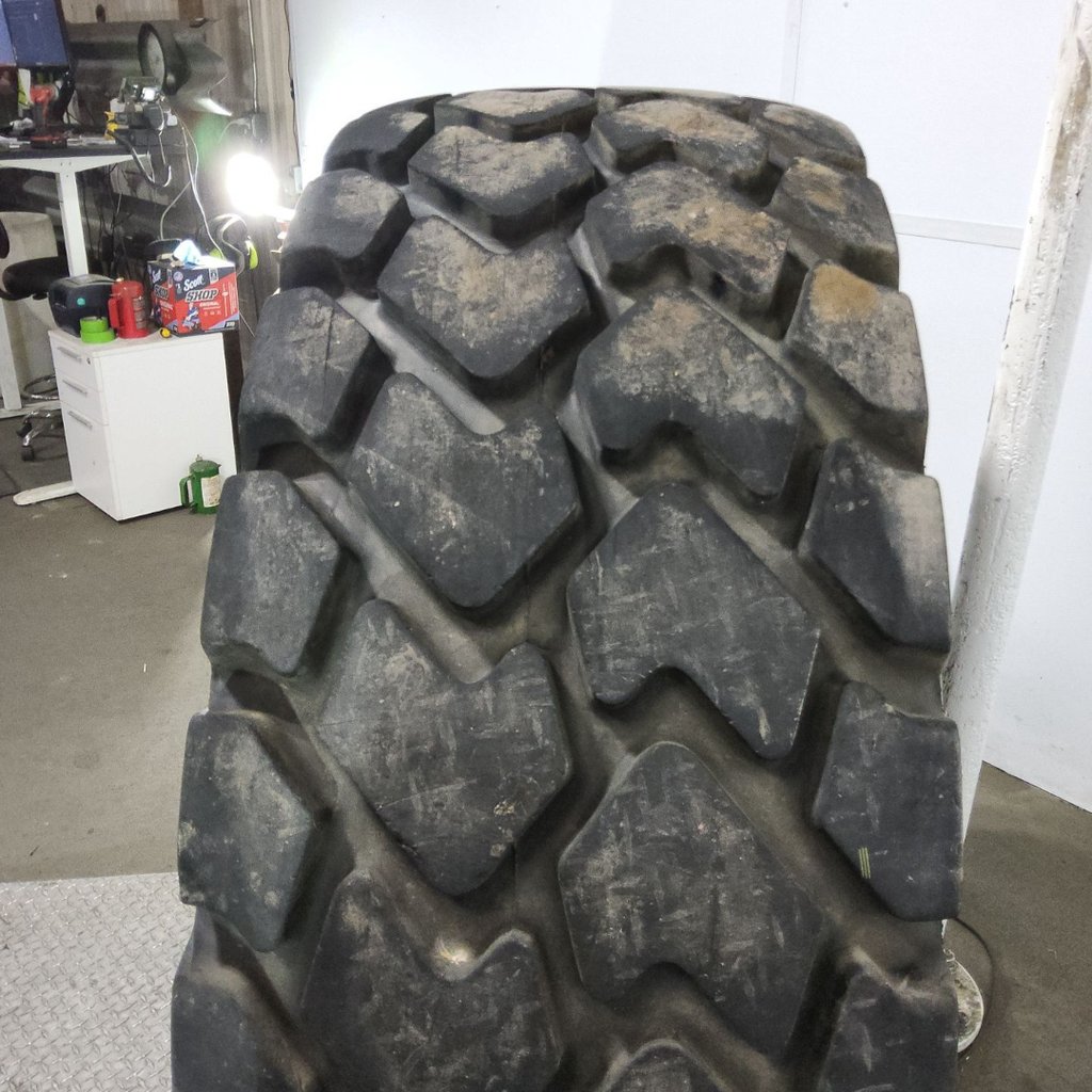 20.5R25 Titan Farm MXL E-3/L-3 L (20 Ply), 70%