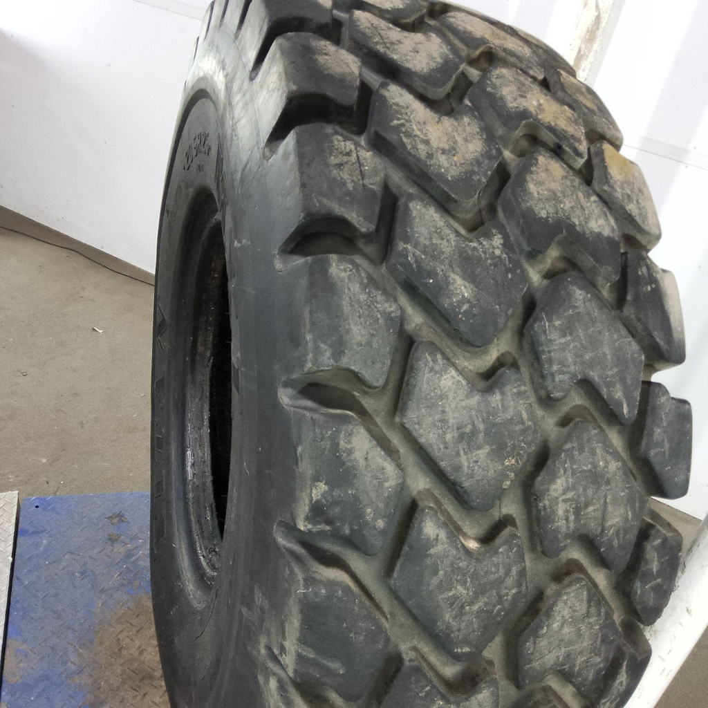 20.5R25 Titan Farm MXL E-3/L-3 L (20 Ply), 70%