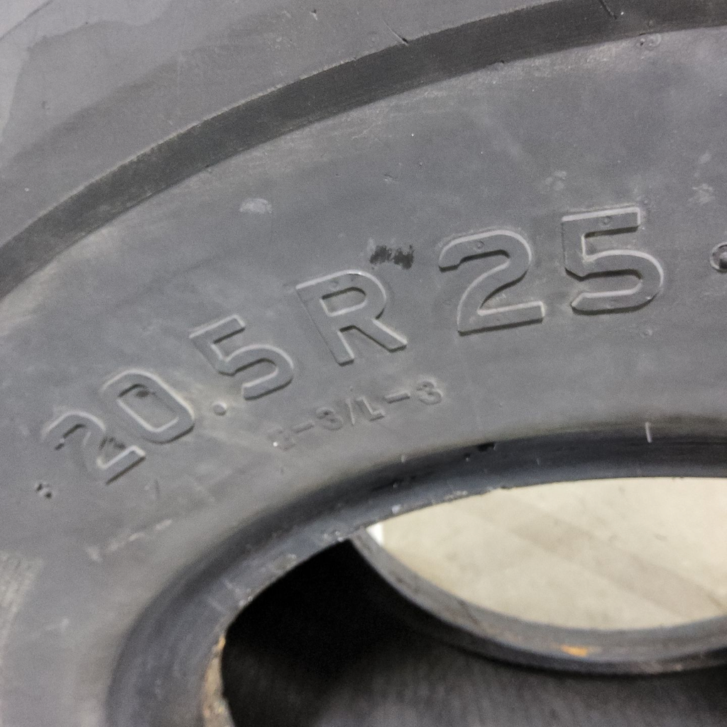 20.5R25 Titan Farm MXL E-3/L-3 L (20 Ply), 70%