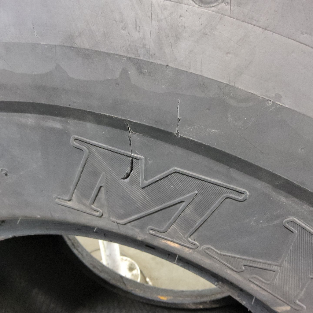 20.5R25 Titan Farm MXL E-3/L-3 L (20 Ply), 70%