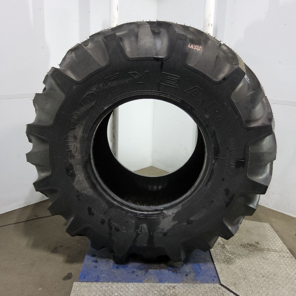 30.5L-32 Goodyear Farm Dyna Torque II R-1 H (16 Ply), 99%