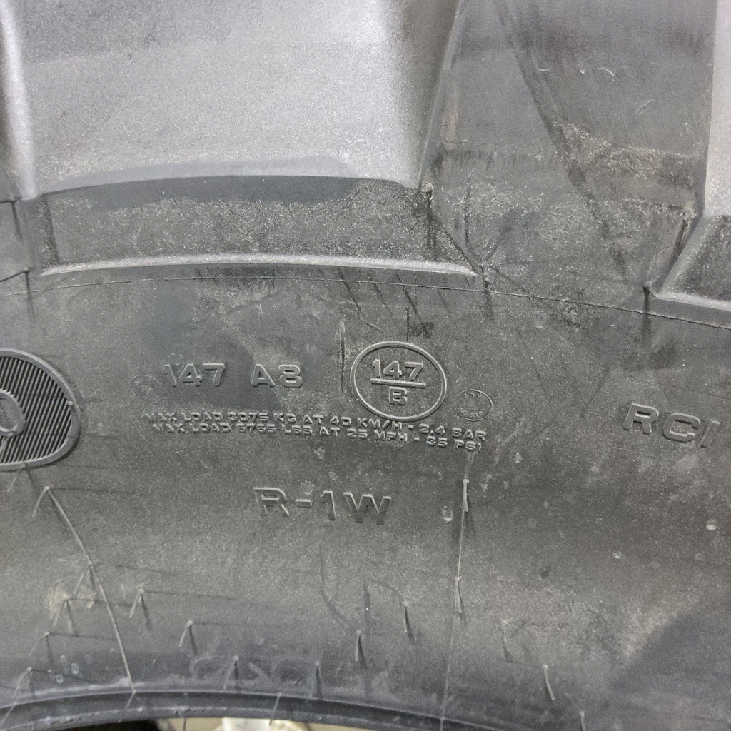 420/90R30 Trelleborg TM600 R-1W 147A8 99%