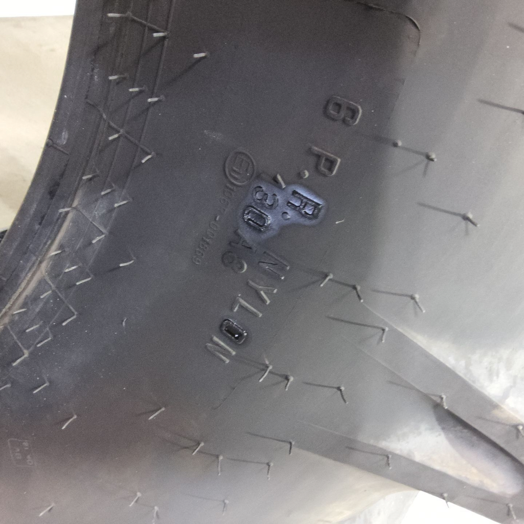 16.9-30 Galaxy 324 R-1 C (6 Ply), 99%