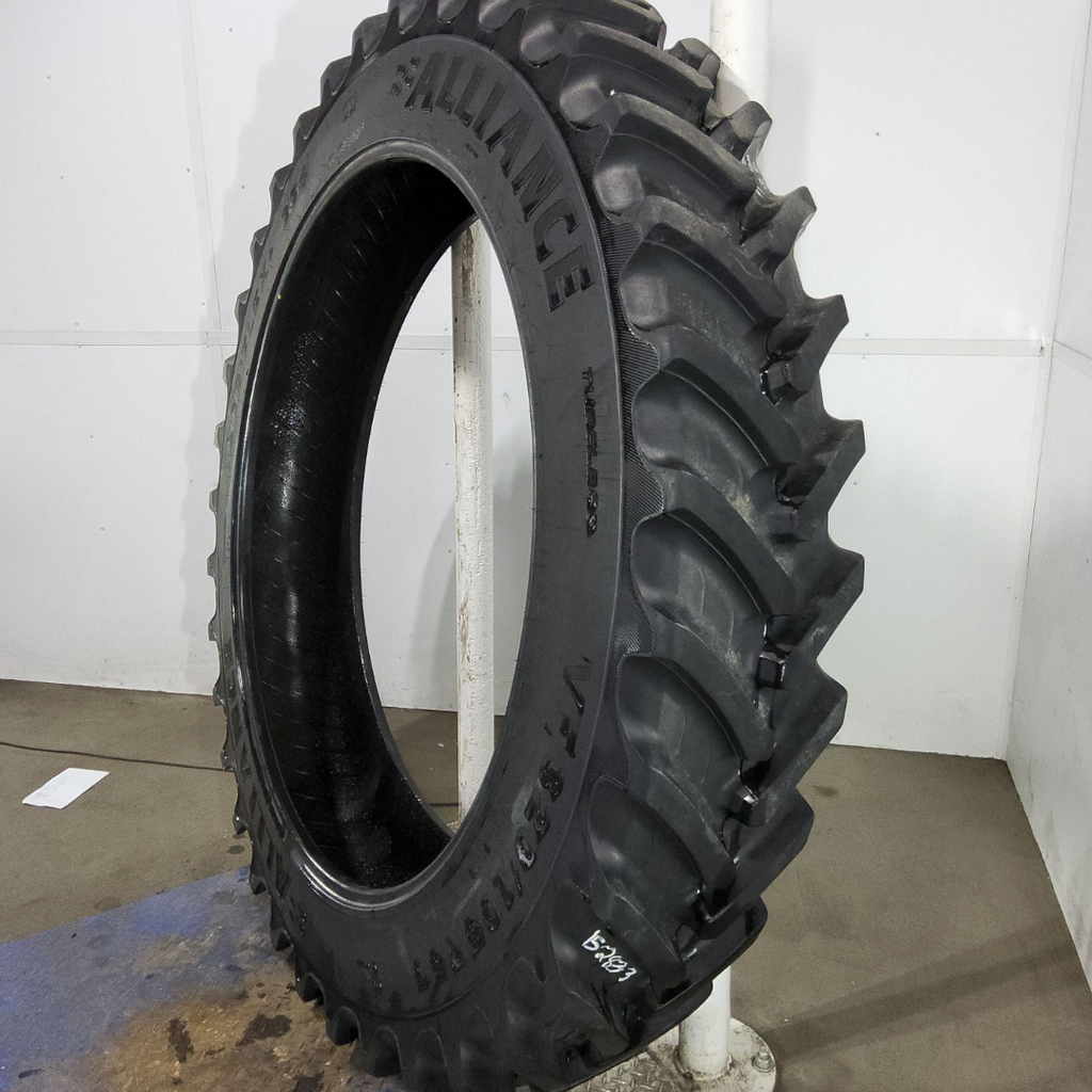 VF320/105R50 Alliance 354 Agriflex+  R-1W 158D 95%