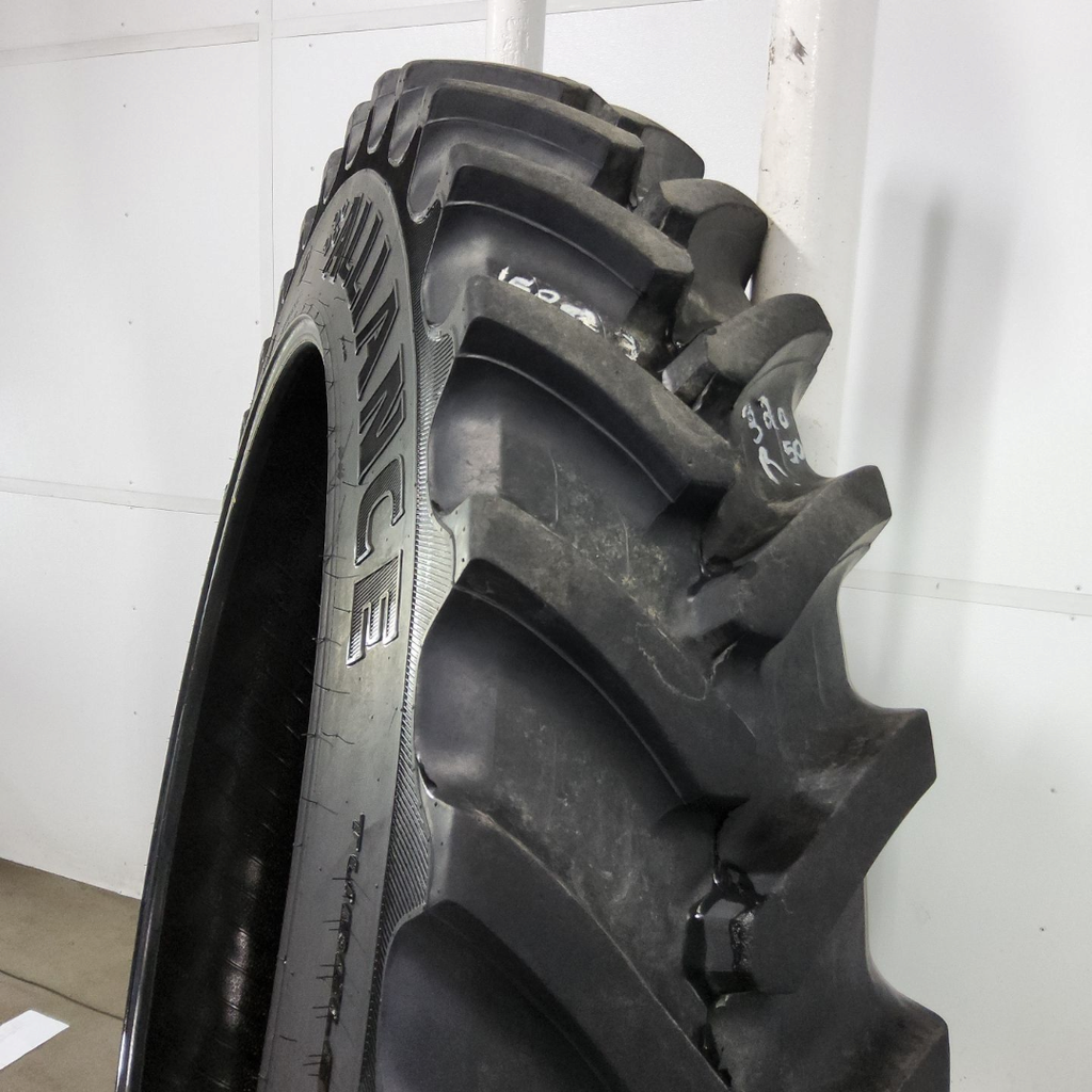 VF320/105R50 Alliance 354 Agriflex+  R-1W 158D 95%