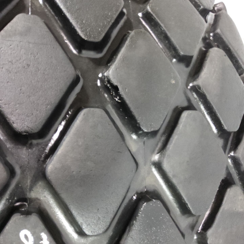 28L-26 BKT Tires TR 390 Non Directional R-3 H (16 Ply), 160A8 65%