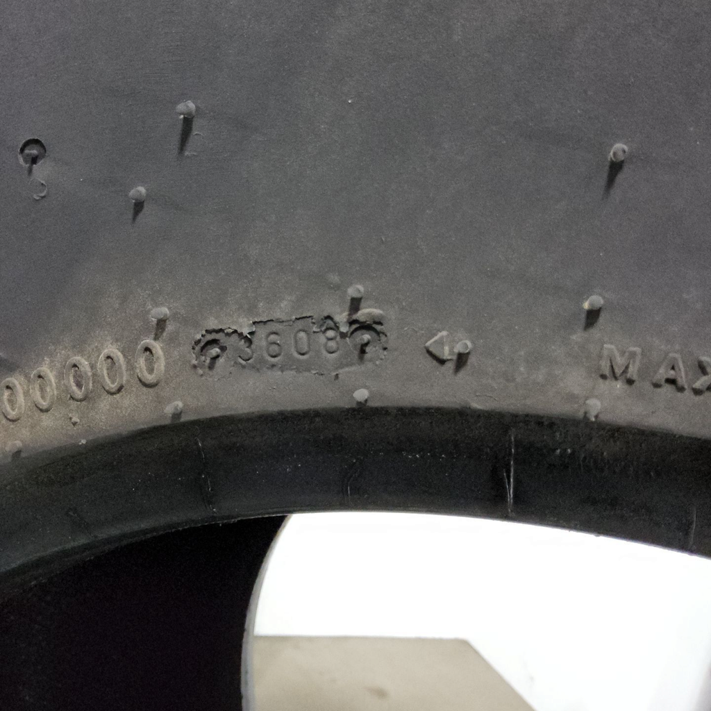 28L-26 Firestone All Non-Skid Tractor R-3 H (16 Ply), 35%