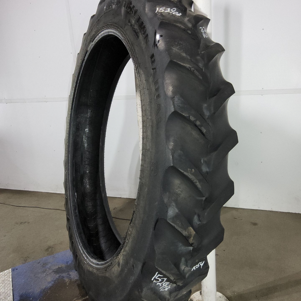 320/105R54 Goodyear Farm DT800 Super Traction R-1W