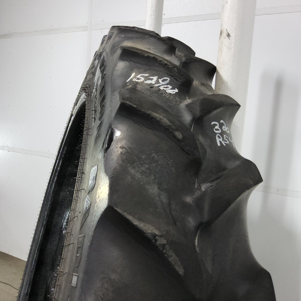 320/105R54 Goodyear Farm DT800 Super Traction R-1W