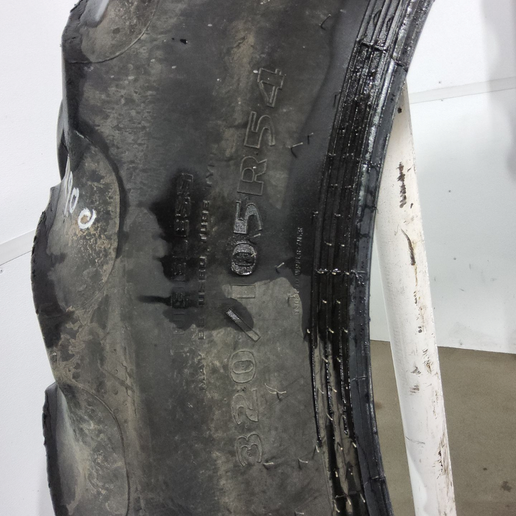 320/105R54 Goodyear Farm DT800 Super Traction R-1W