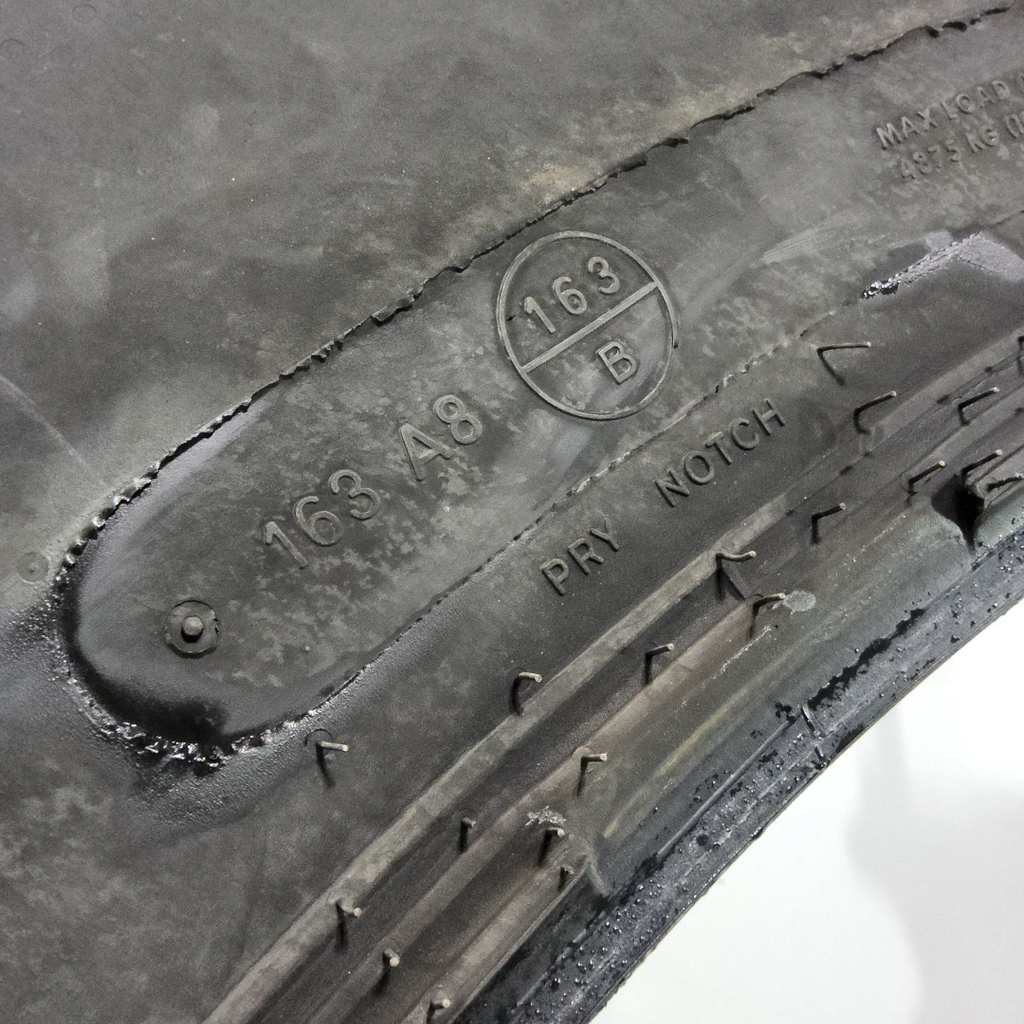 320/105R54 Goodyear Farm DT800 Super Traction R-1W