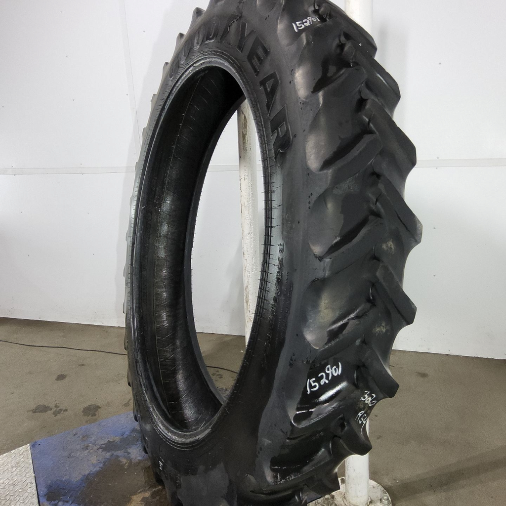 320/105R54 Goodyear Farm DT800 Super Traction R-1W 163A8 65%