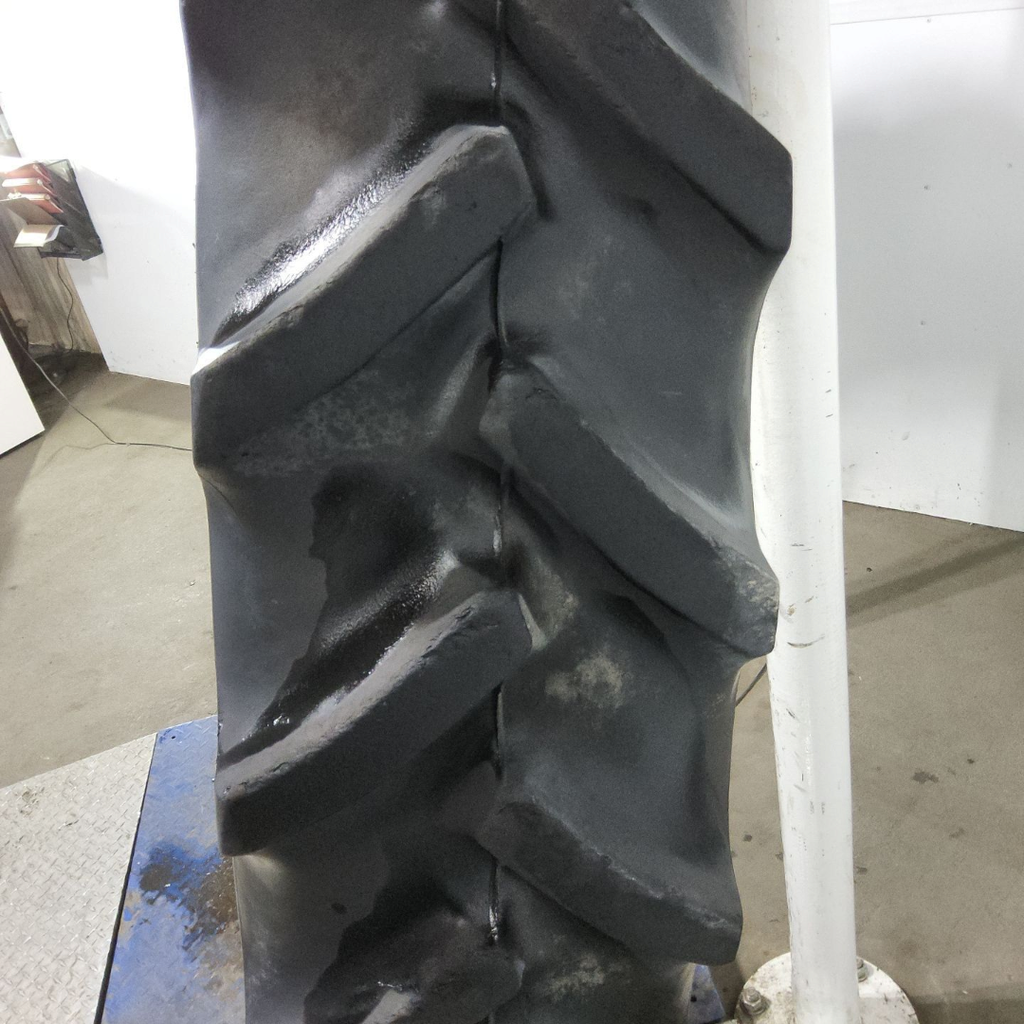 320/105R54 Goodyear Farm DT800 Super Traction R-1W 163A8 65%