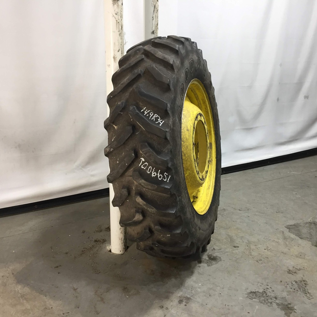 380/85R34 Goodyear Farm Dyna Torque Radial R-1 on John Deere Yellow 12-Hole Waffle Wheel (Groups of 2 bolts) 60%