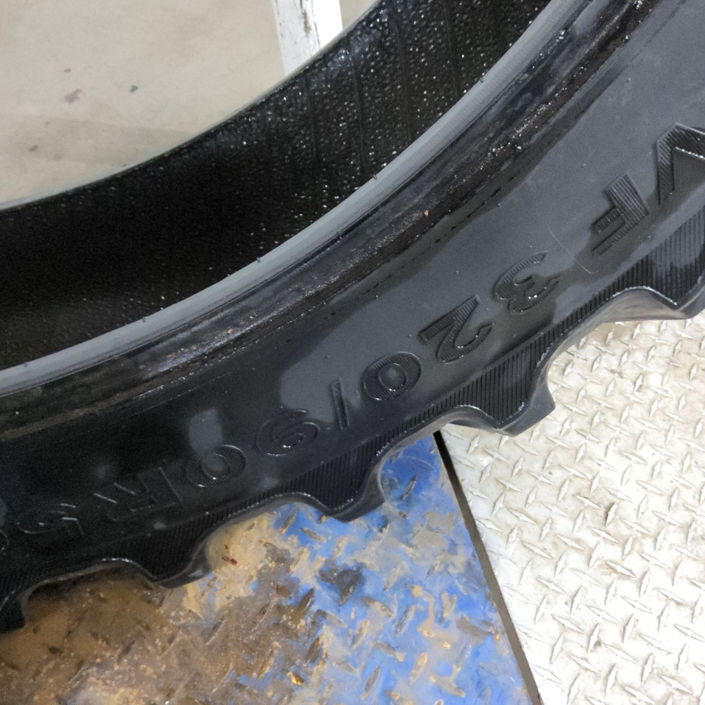 VF320/90R50 Alliance 354 Agriflex+  R-1W 166D 75%