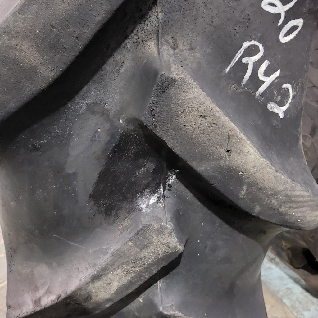 IF320/80R42 Goodyear Farm DT800 Super Traction R-1W 149D 45% IF320/80R42 Goodyear Farm DT800 Super Traction R-1W 149D 45% 320/80R42 goodyear bead Damage