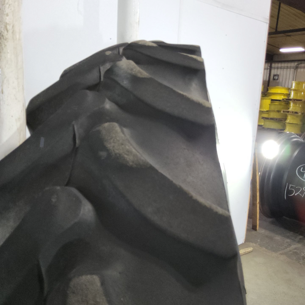 320/90R46 Firestone Radial 9000 R-1W 148B 40%