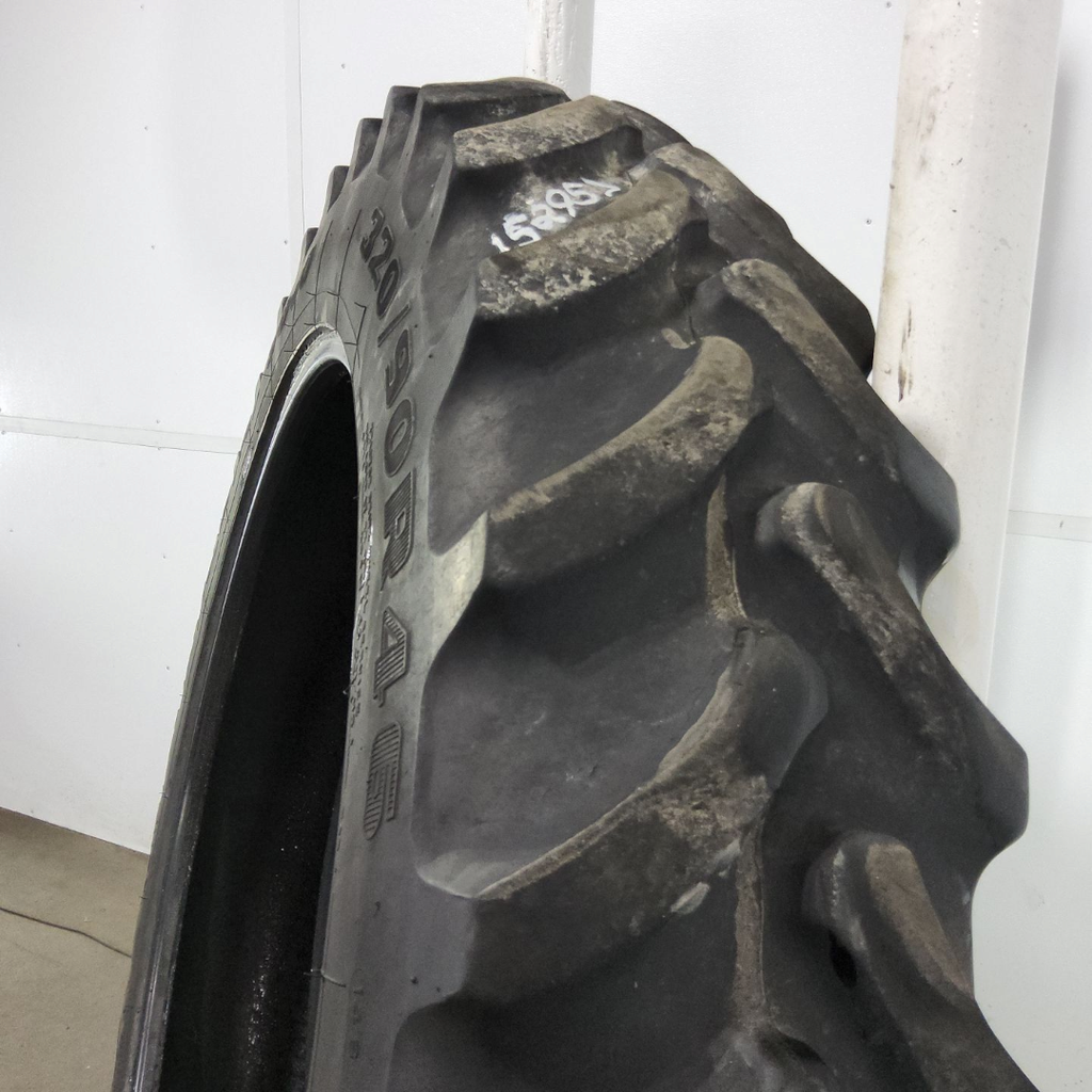 320/90R46 Firestone Radial 9000 R-1W 148B 50%
