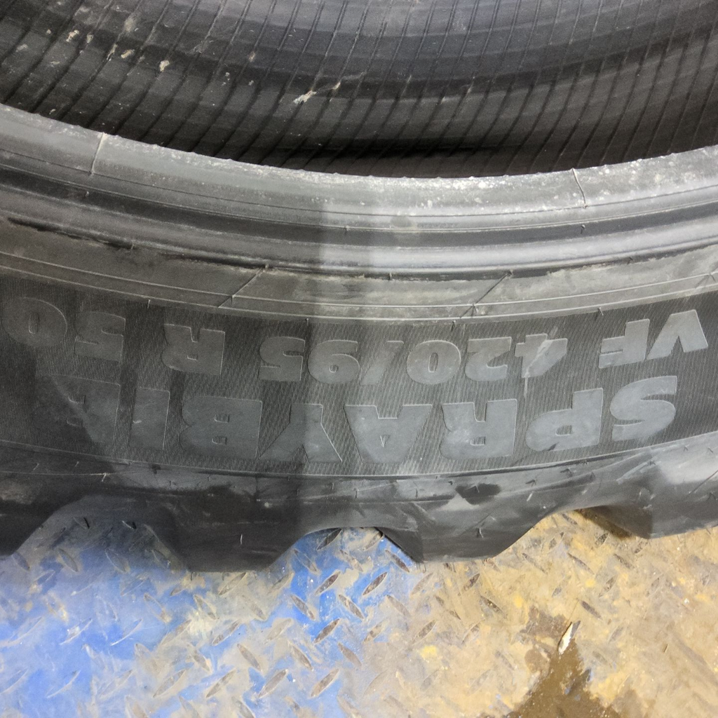 VF420/95R50 Michelin Spraybib CFO R-1S 179D/175E 99%