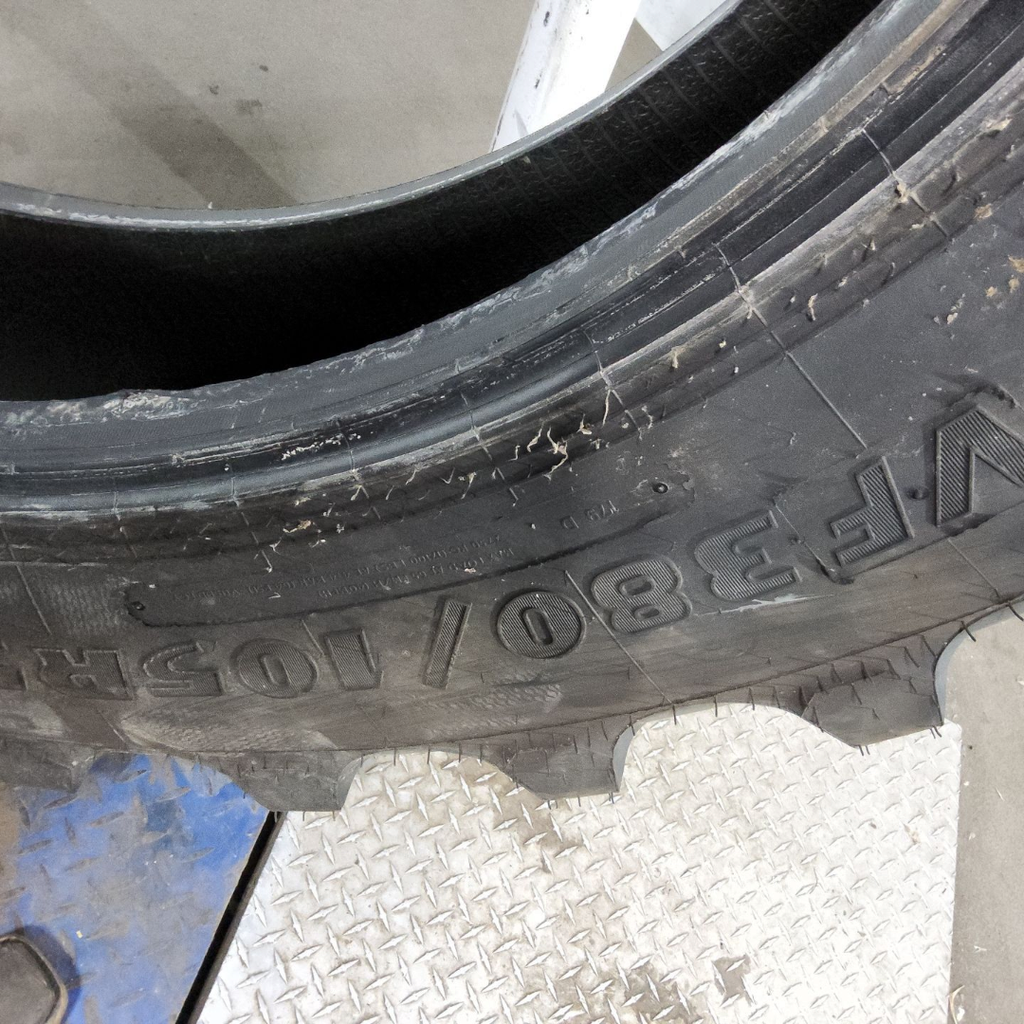 VF380/105R50 Goodyear Farm Ultra Sprayer R-1 179D 99%