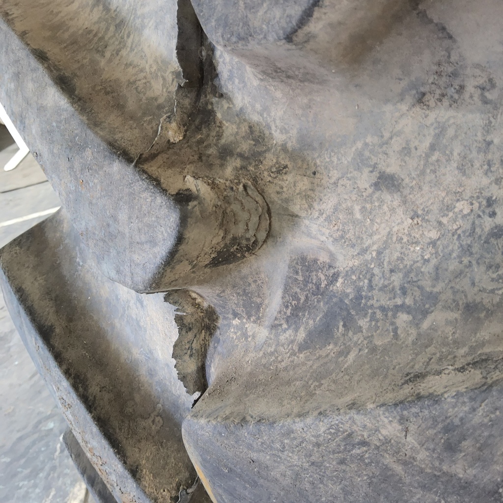 20.8-38 Firestone Super All Traction 23 R-1 D (8 Ply), 90%
