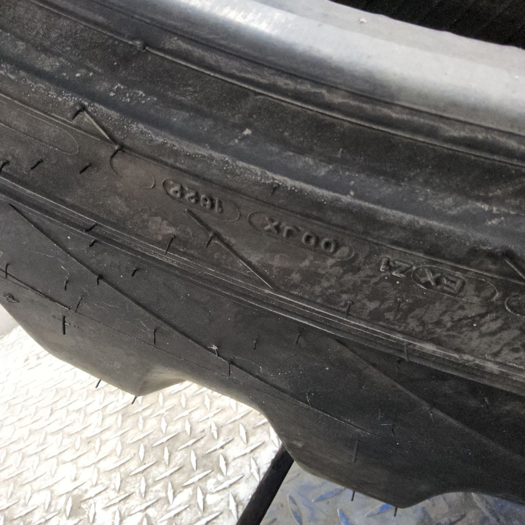 VF320/90R46 Michelin Spraybib R-1S 165D 99%