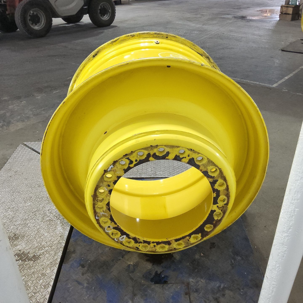 23"W x 38"D, John Deere Yellow 20-Hole XHD Straddle Dual - Outside Dual